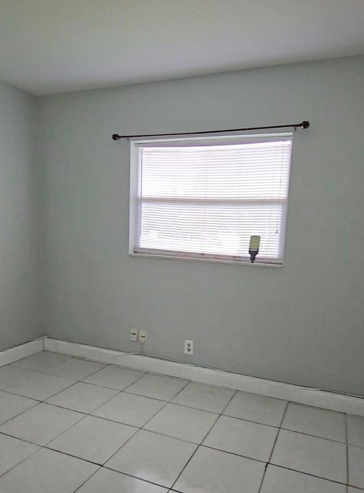 For Rent: $3,650 (4 beds, 2 baths, 1432 Square Feet)