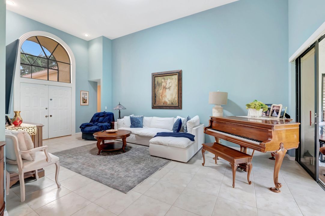 For Sale: $519,900 (2 beds, 2 baths, 1709 Square Feet)