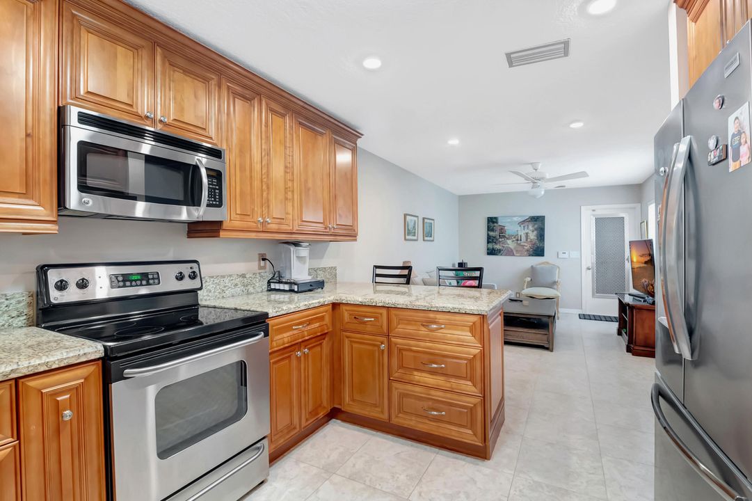 For Sale: $519,900 (2 beds, 2 baths, 1709 Square Feet)