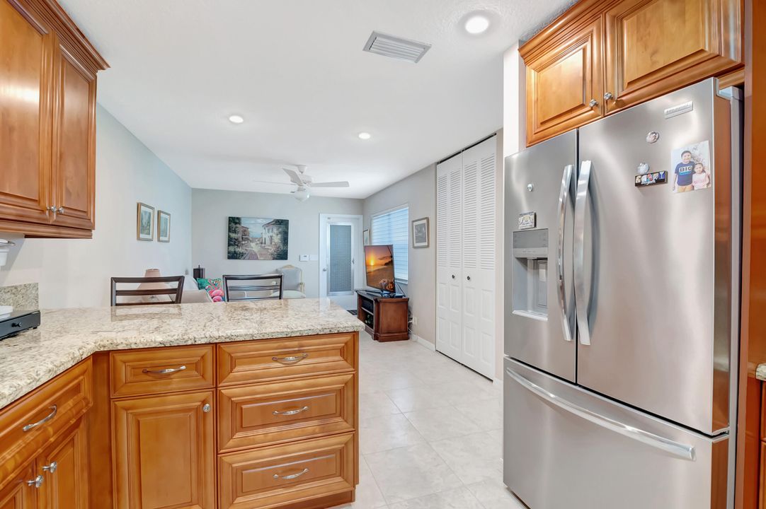 For Sale: $519,900 (2 beds, 2 baths, 1709 Square Feet)