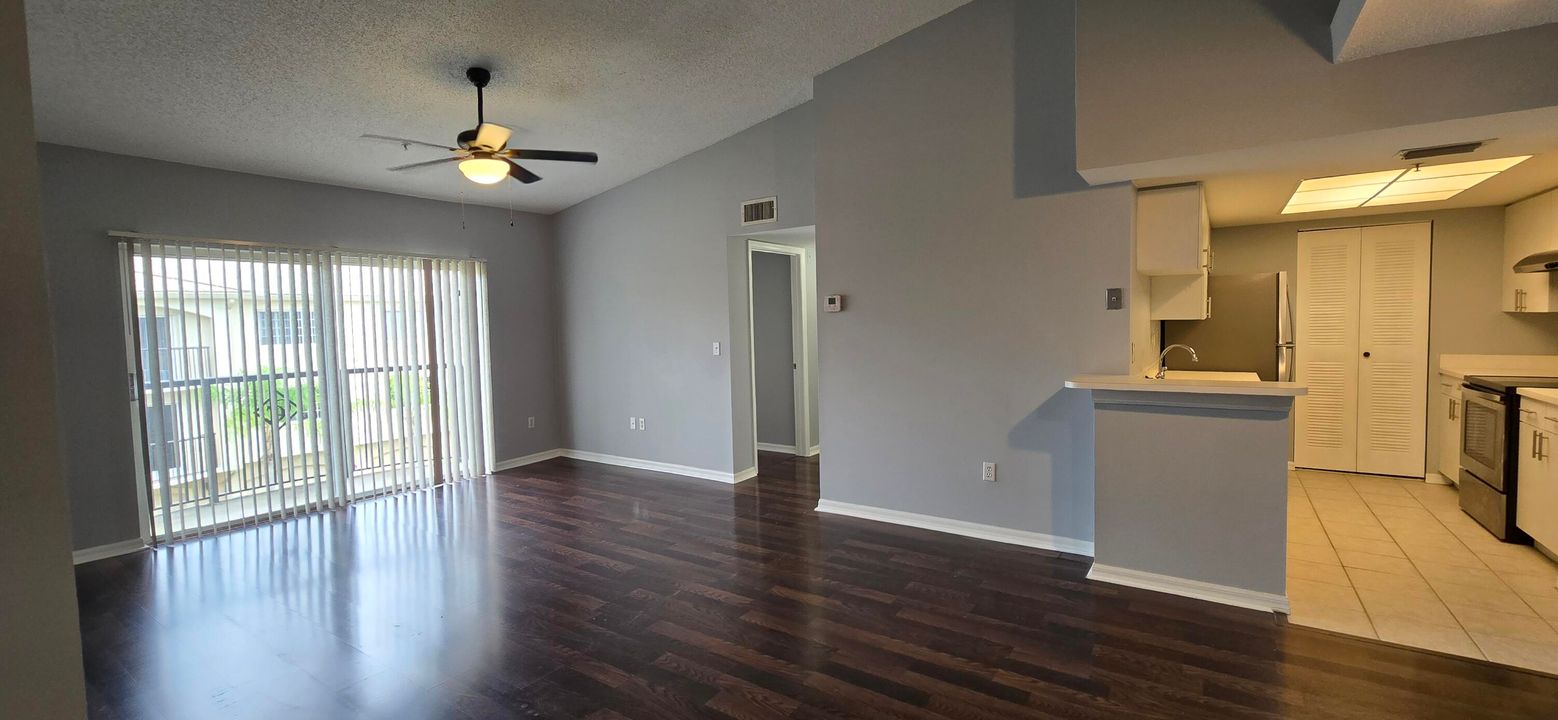 For Rent: $2,250 (3 beds, 2 baths, 1184 Square Feet)