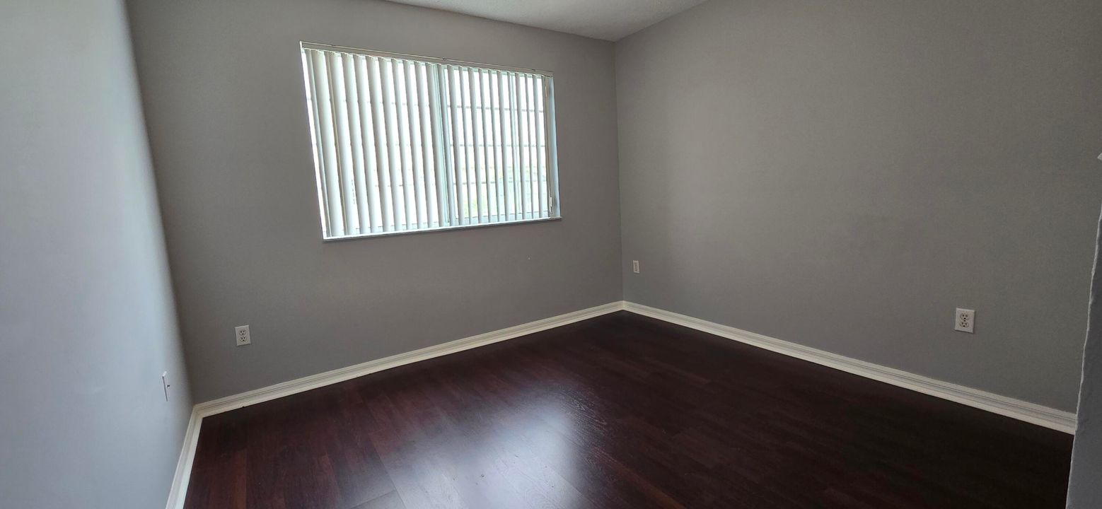 For Rent: $2,250 (3 beds, 2 baths, 1184 Square Feet)