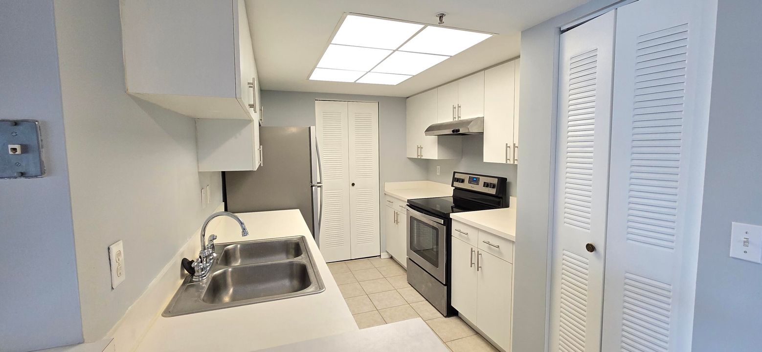 For Rent: $2,250 (3 beds, 2 baths, 1184 Square Feet)