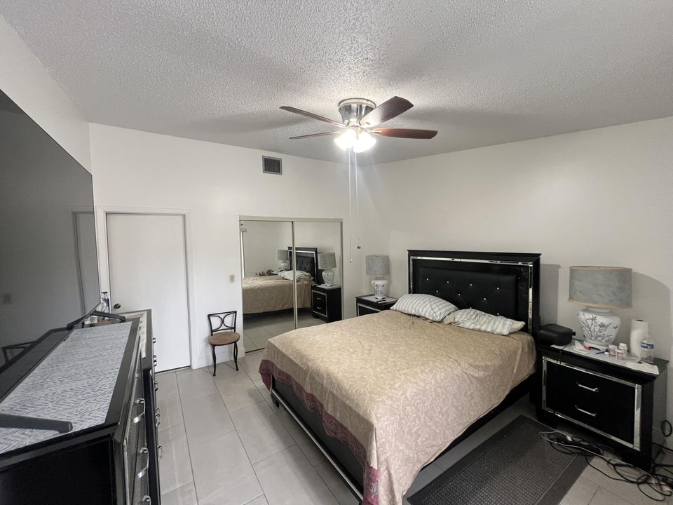 For Sale: $329,900 (2 beds, 2 baths, 1380 Square Feet)