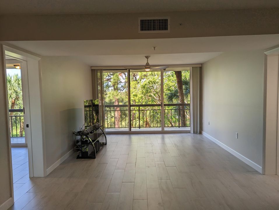 For Rent: $3,000 (2 beds, 2 baths, 1385 Square Feet)