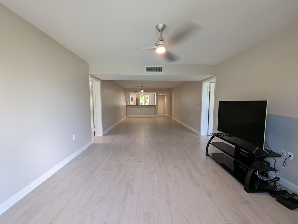 For Rent: $3,000 (2 beds, 2 baths, 1385 Square Feet)