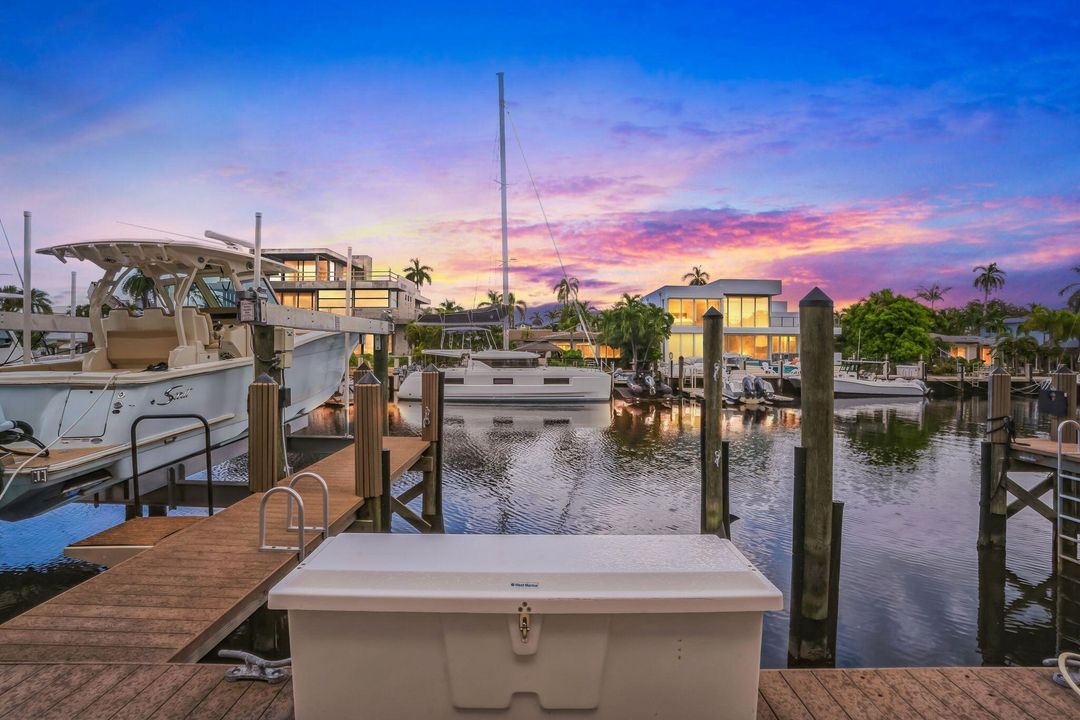 For Sale: $2,350,000 (2 beds, 3 baths, 2372 Square Feet)