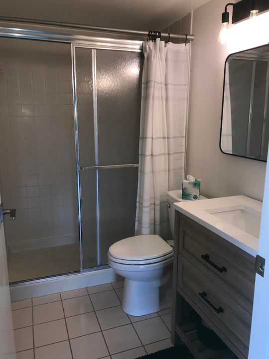 For Rent: $2,200 (2 beds, 2 baths, 1078 Square Feet)