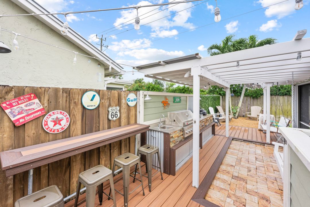 For Sale: $599,900 (3 beds, 2 baths, 1567 Square Feet)