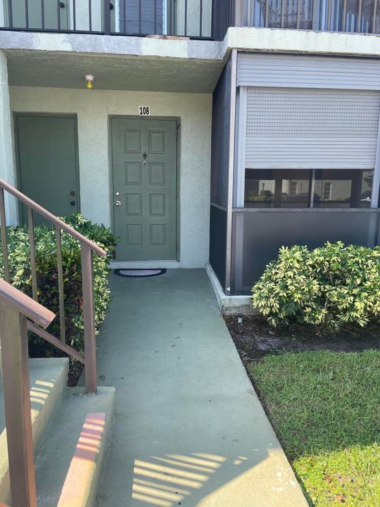 For Rent: $1,850 (2 beds, 2 baths, 852 Square Feet)