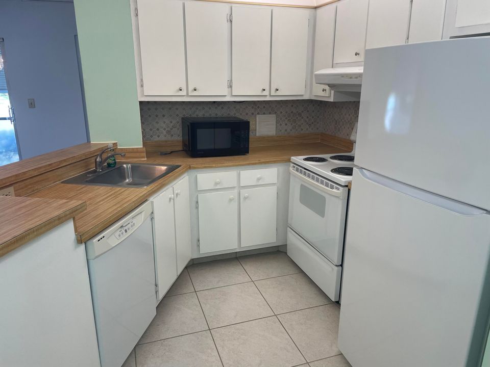 For Rent: $1,850 (2 beds, 2 baths, 852 Square Feet)