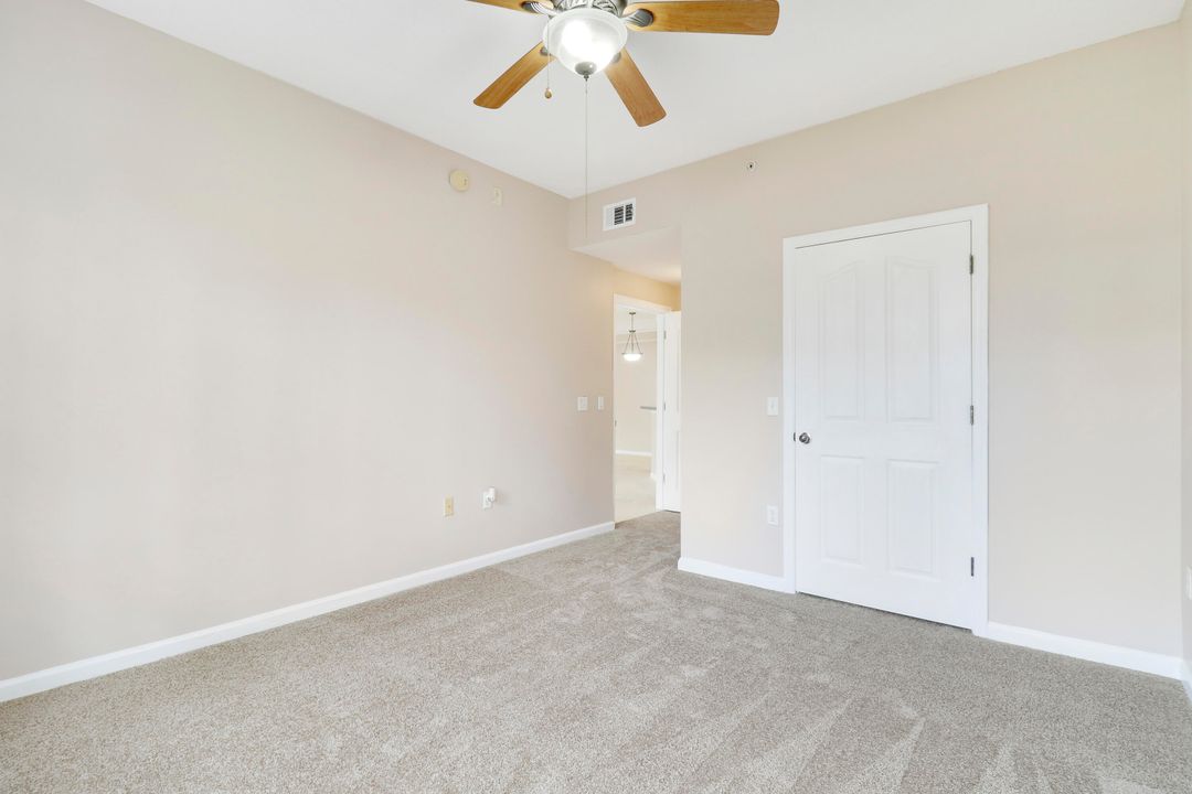 For Sale: $369,000 (2 beds, 2 baths, 1004 Square Feet)