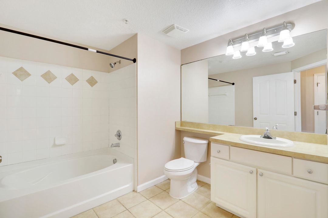 For Sale: $369,000 (2 beds, 2 baths, 1004 Square Feet)