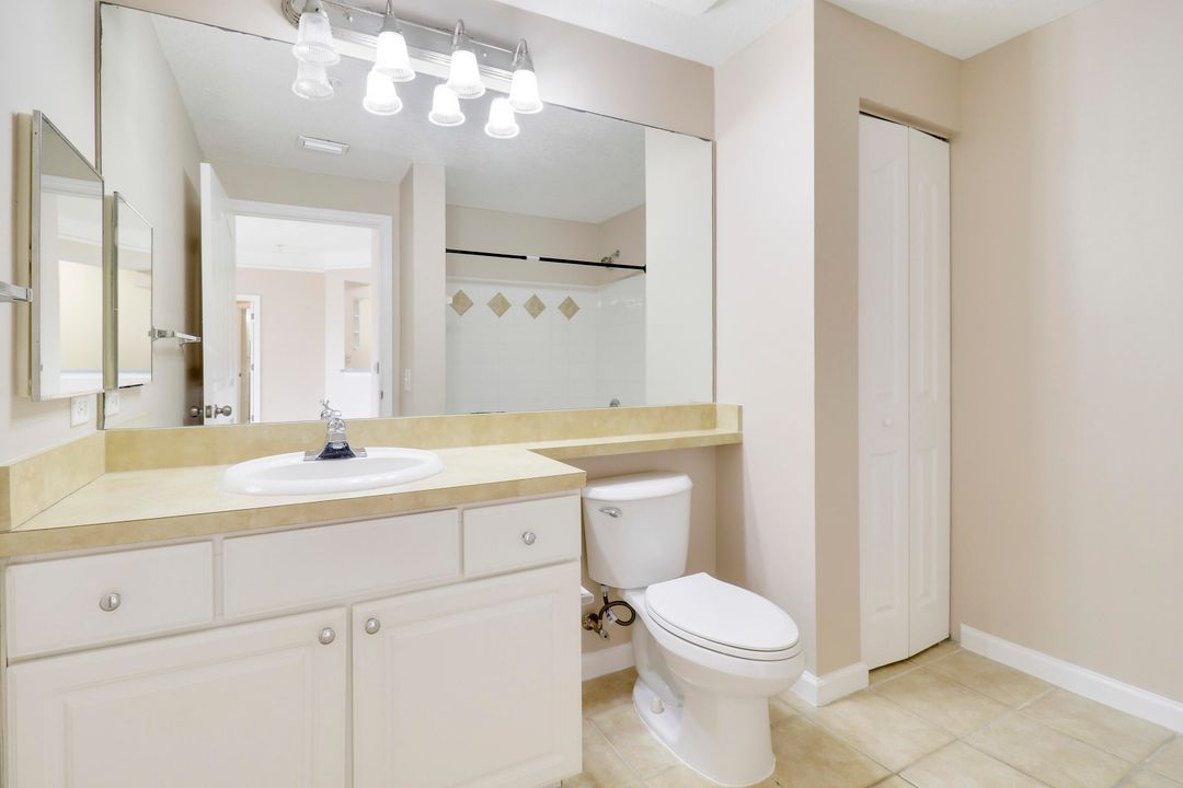 For Sale: $369,000 (2 beds, 2 baths, 1004 Square Feet)