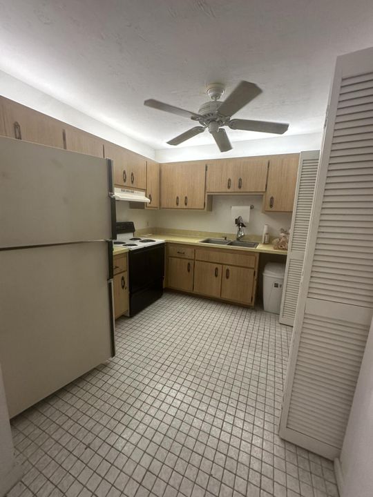 For Rent: $2,499 (2 beds, 2 baths, 1098 Square Feet)