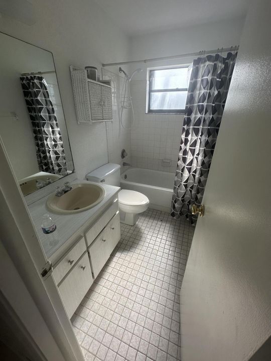 For Rent: $2,499 (2 beds, 2 baths, 1098 Square Feet)