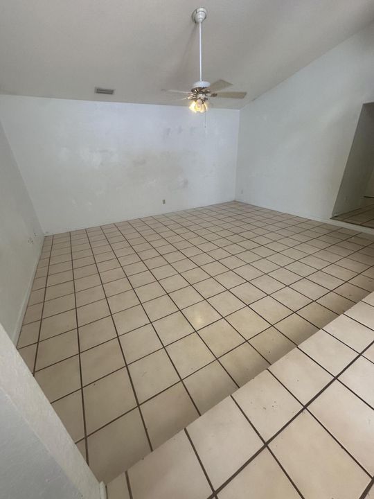 For Rent: $2,499 (2 beds, 2 baths, 1098 Square Feet)