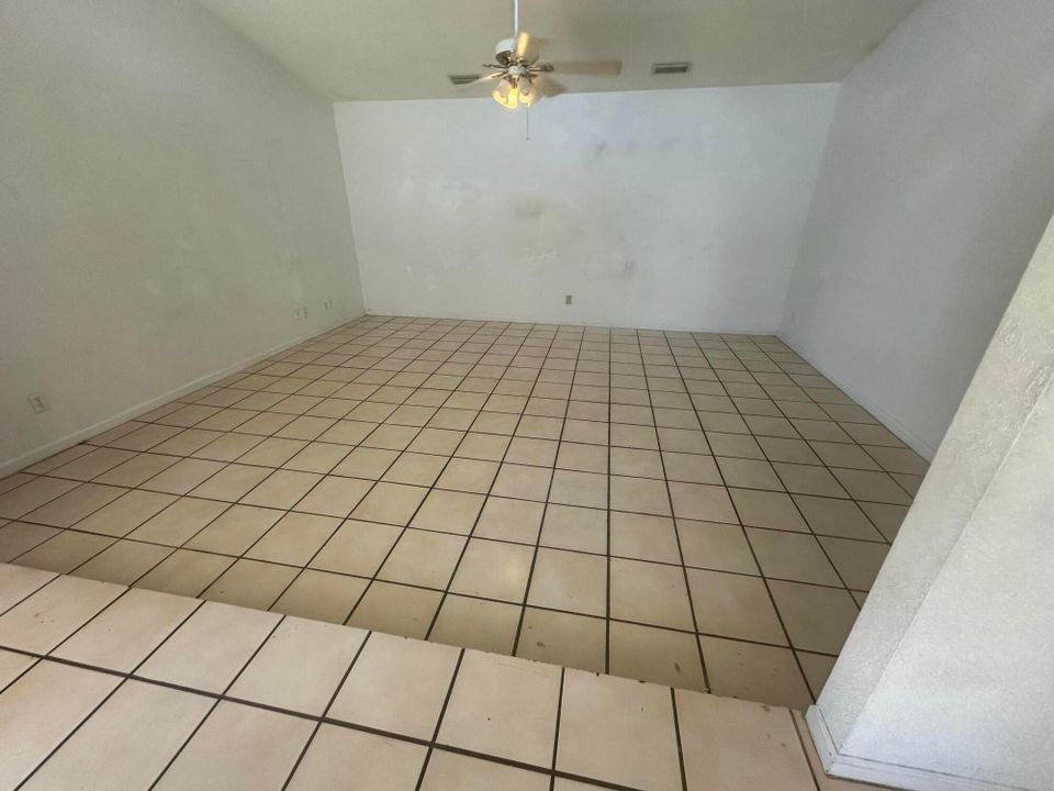 For Rent: $2,499 (2 beds, 2 baths, 1098 Square Feet)