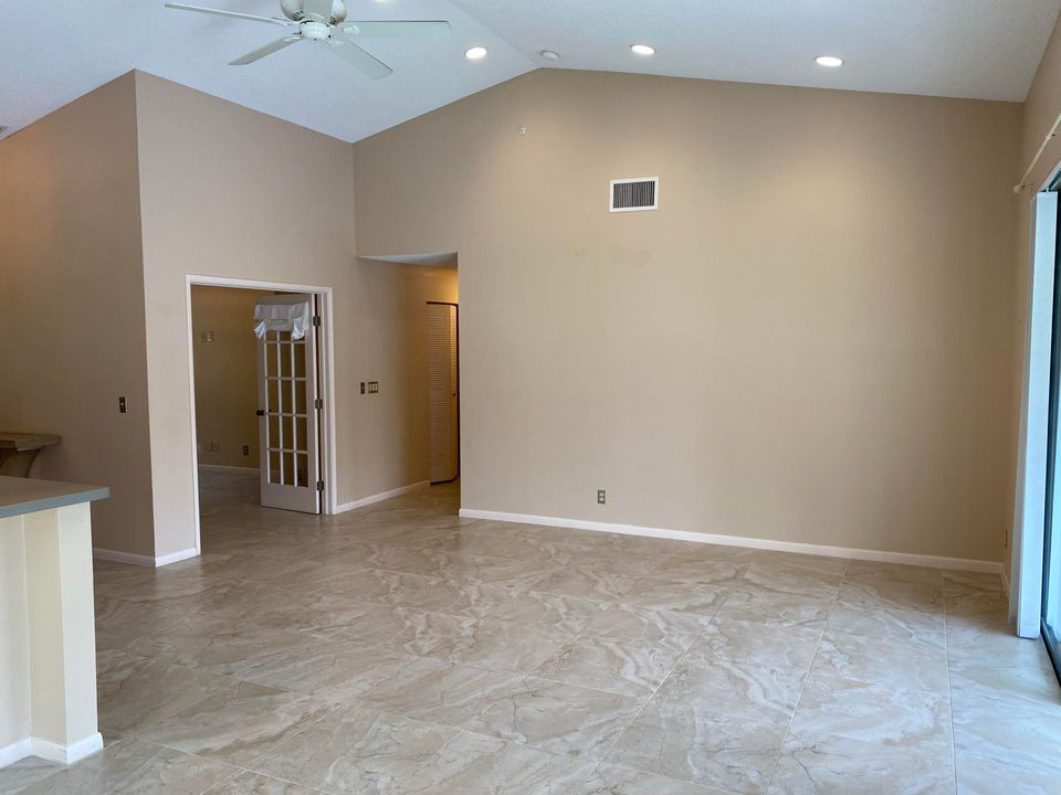 For Sale: $295,000 (3 beds, 2 baths, 1784 Square Feet)