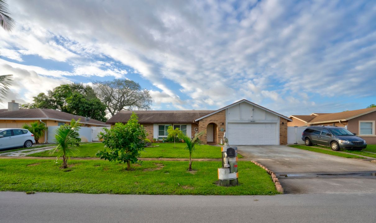 For Sale: $670,000 (3 beds, 2 baths, 1843 Square Feet)