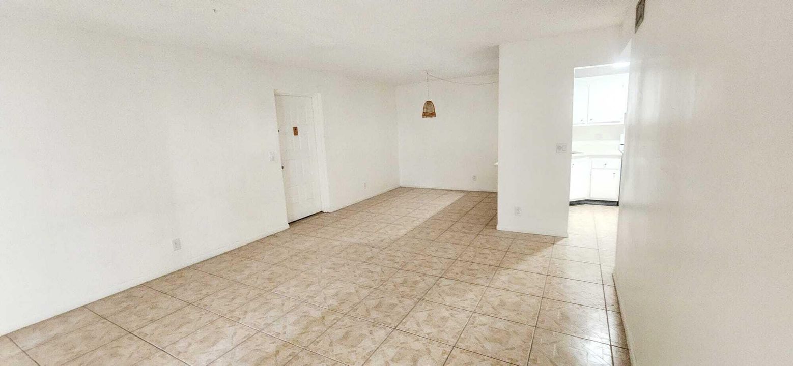 En Venta: $280,000 (2 camas, 2 baños, 1005 Pies cuadrados)