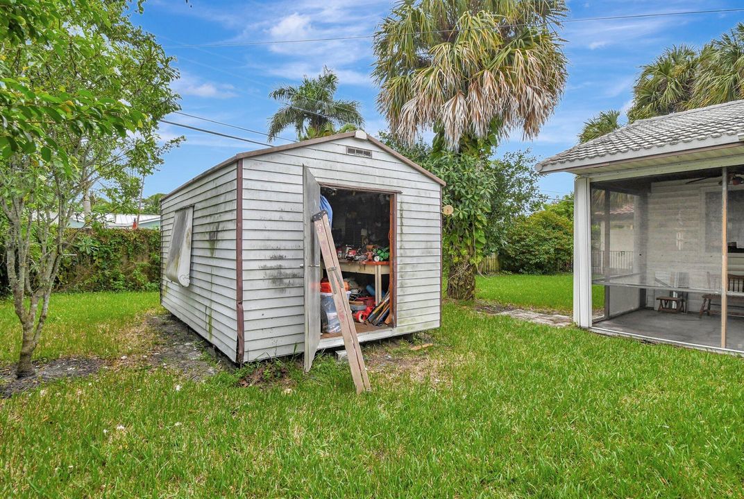 For Sale: $599,900 (4 beds, 2 baths, 1444 Square Feet)