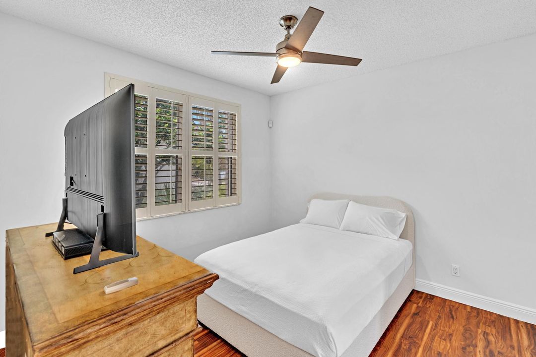 Active With Contract: $12,000 (3 beds, 3 baths, 2330 Square Feet)