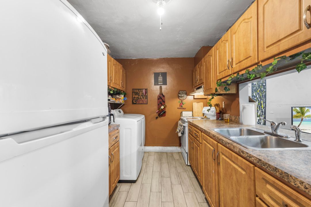 For Sale: $370,000 (3 beds, 1 baths, 1406 Square Feet)