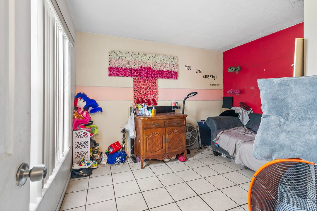 For Sale: $370,000 (3 beds, 1 baths, 1406 Square Feet)