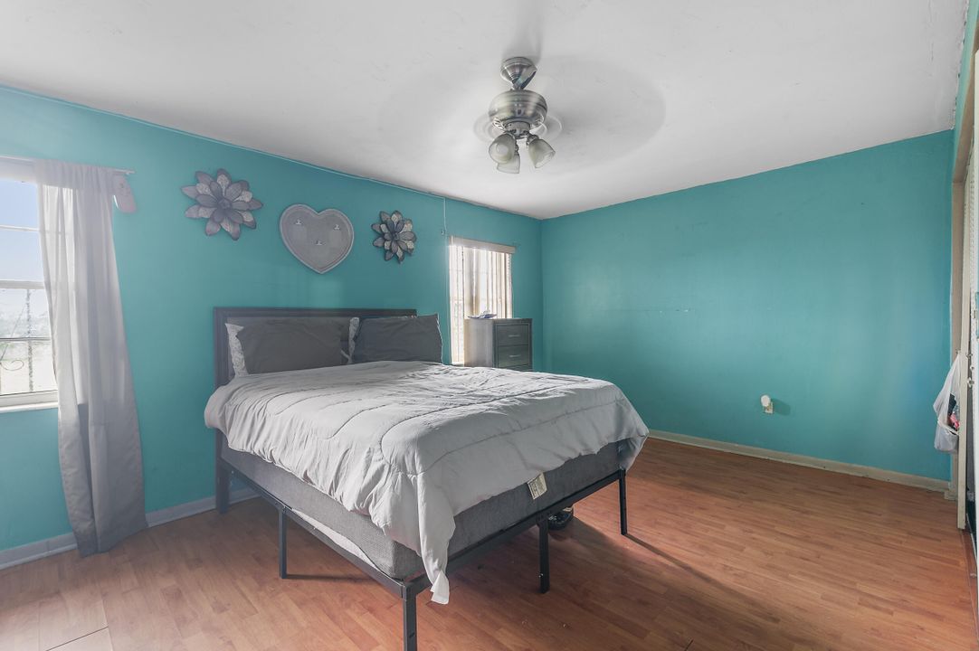 For Sale: $370,000 (3 beds, 1 baths, 1406 Square Feet)