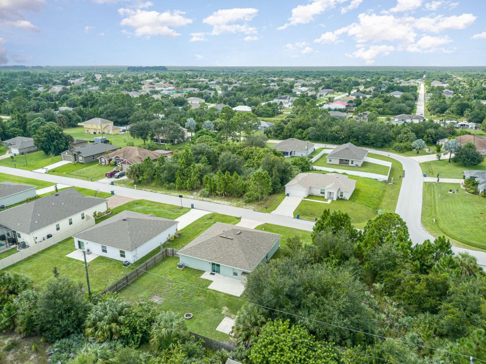 For Sale: $330,000 (3 beds, 2 baths, 1821 Square Feet)