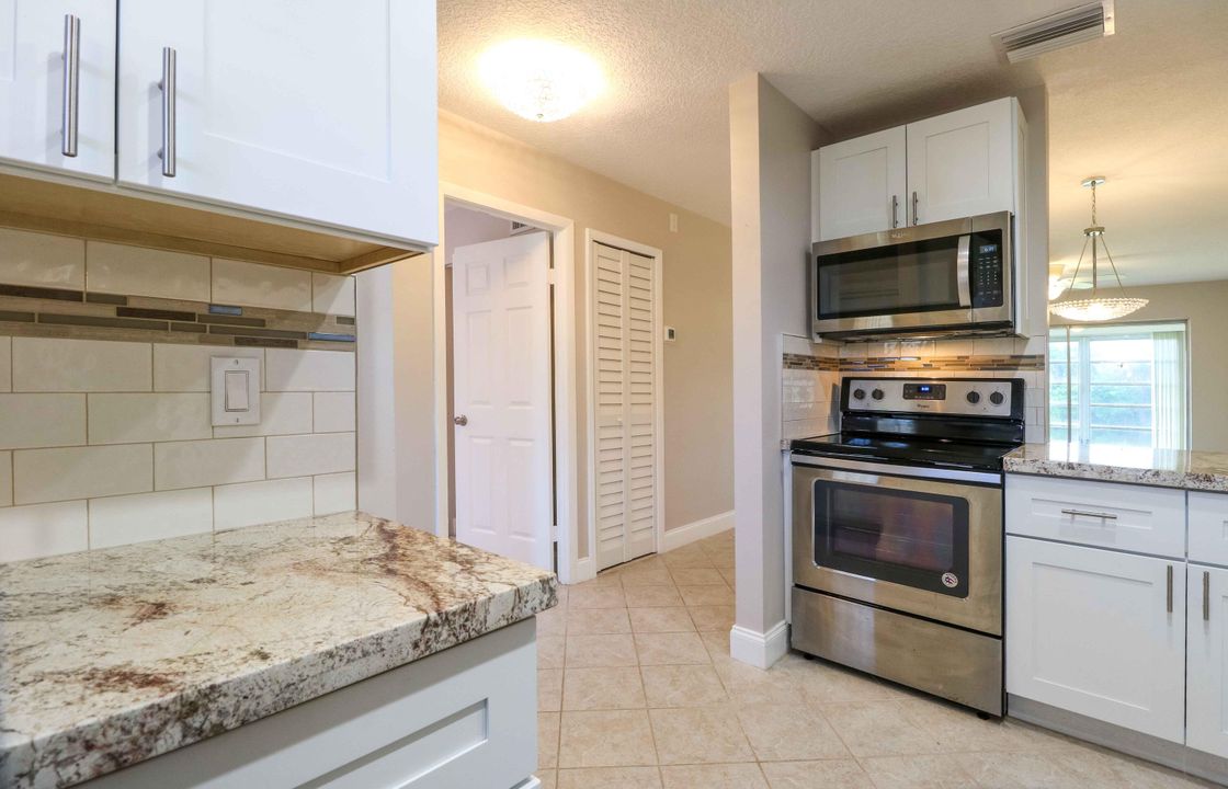 For Rent: $2,000 (2 beds, 2 baths, 862 Square Feet)