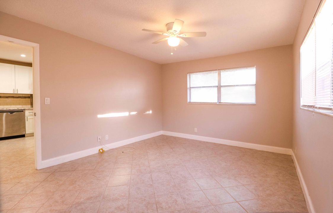 For Rent: $2,000 (2 beds, 2 baths, 862 Square Feet)