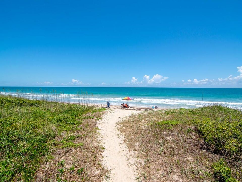 For Sale: $1,000,000 (3 beds, 2 baths, 2343 Square Feet)