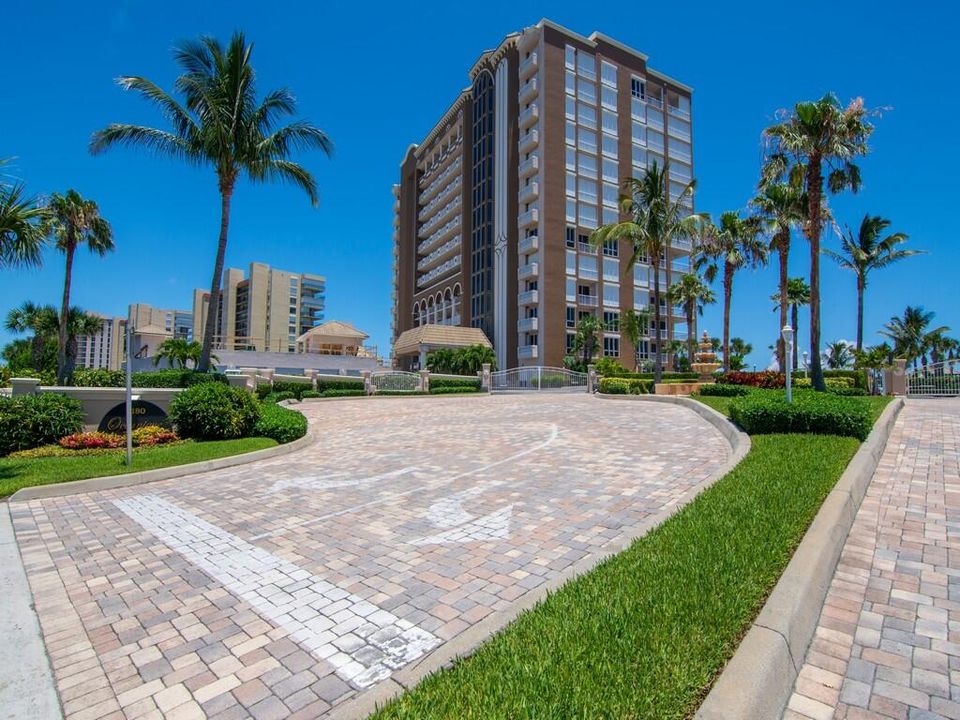 For Sale: $1,000,000 (3 beds, 2 baths, 2343 Square Feet)