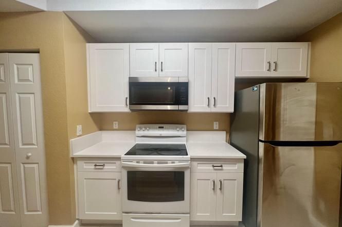 For Rent: $2,800 (3 beds, 2 baths, 1607 Square Feet)