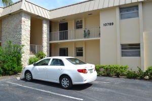 For Rent: $2,000 (2 beds, 2 baths, 934 Square Feet)