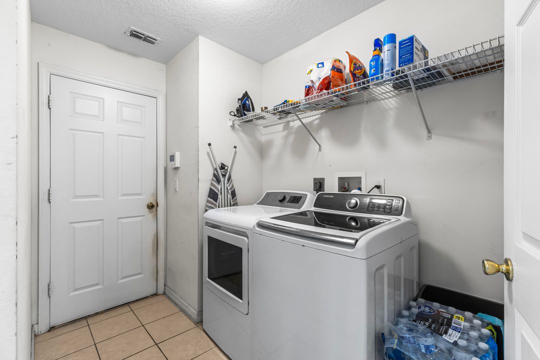 For Sale: $425,000 (3 beds, 2 baths, 1715 Square Feet)