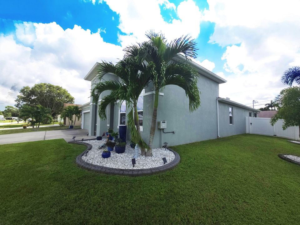 For Sale: $620,000 (4 beds, 3 baths, 2361 Square Feet)