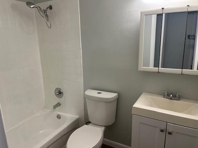 For Rent: $2,150 (1 beds, 1 baths, 1900 Square Feet)