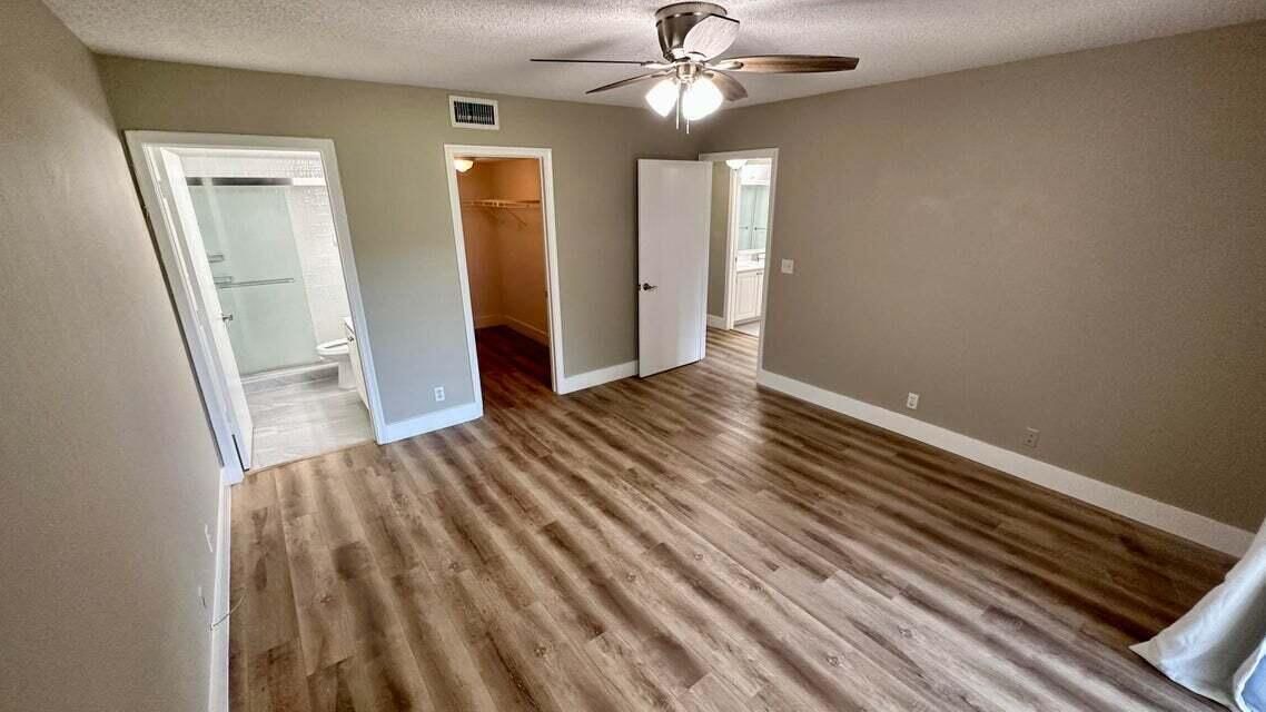 For Rent: $2,300 (2 beds, 2 baths, 960 Square Feet)