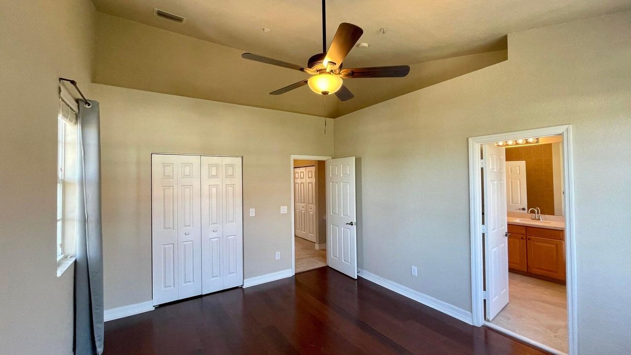 For Rent: $3,250 (3 beds, 2 baths, 2089 Square Feet)