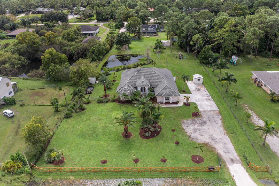 For Sale: $1,050,000 (4 beds, 3 baths, 2607 Square Feet)