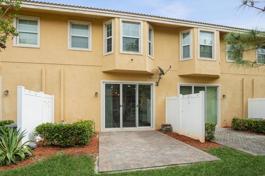 For Sale: $440,000 (3 beds, 2 baths, 1622 Square Feet)