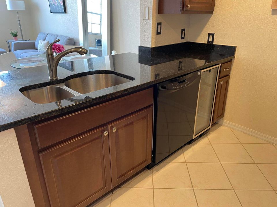 For Rent: $3,750 (1 beds, 1 baths, 662 Square Feet)