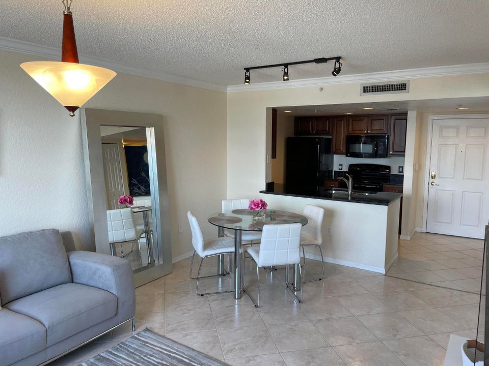 For Rent: $3,750 (1 beds, 1 baths, 662 Square Feet)