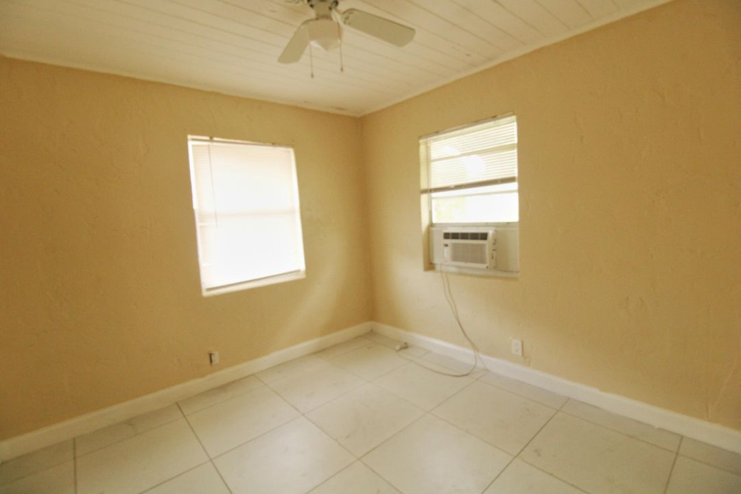 For Rent: $2,200 (3 beds, 1 baths, 804 Square Feet)