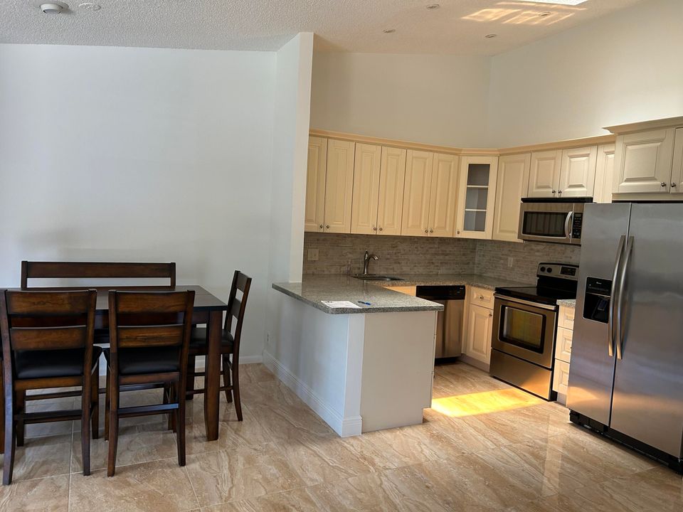 For Sale: $247,900 (2 beds, 2 baths, 1182 Square Feet)