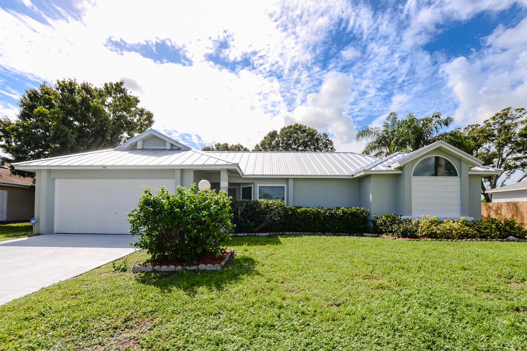 For Sale: $425,000 (3 beds, 2 baths, 1648 Square Feet)