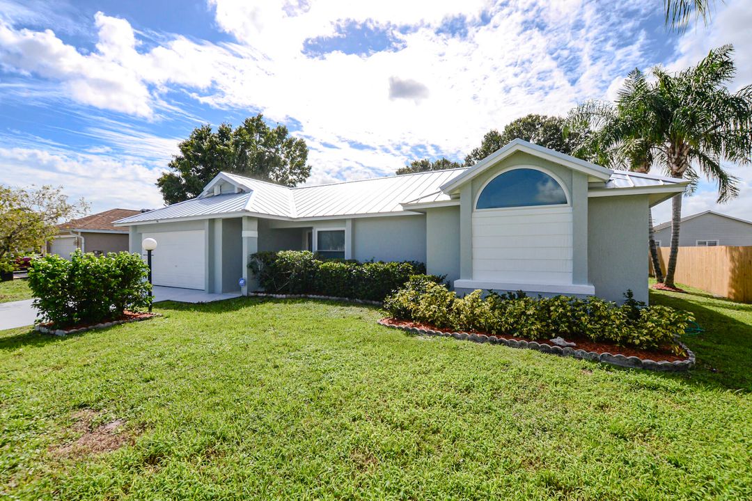 For Sale: $425,000 (3 beds, 2 baths, 1648 Square Feet)